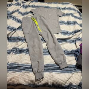 Figs Silver Arrows set